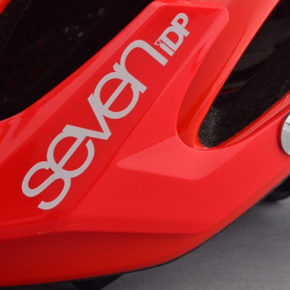 7iDP M4 Helmet Size: Small/Medium - Picture 7 of 16